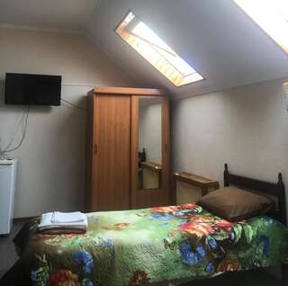 Гостиница Guest house Krupskoy 1 Кисловодск Стандартный трехместный номер-студио-20
