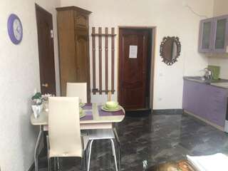 Гостиница Guest house Krupskoy 1 Кисловодск Стандартный трехместный номер-студио-28